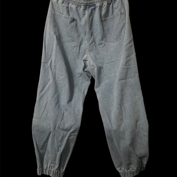 Plus Stretchy Ripped Jeans - Picture 3 of 3